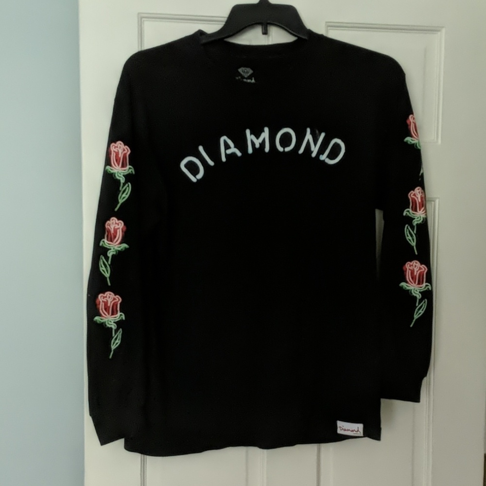 Black Diamond shirt w/ Roses